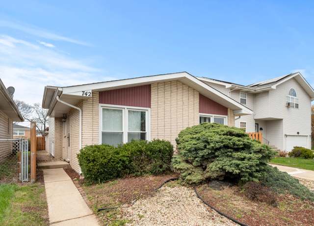 Property at 742 Newell Ave, Calumet City, IL 60409, 3 beds, 1.5 baths