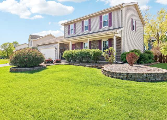 Property at 2825 Colonial Dr, Elgin, IL 60124, 3 beds, 2.5 baths