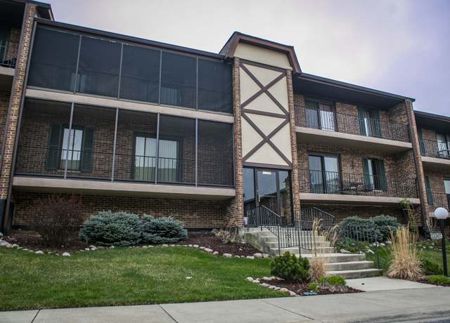 Property at 11307 Moraine Dr Unit E, Palos Hills, IL 60465, 2 beds, 2 baths