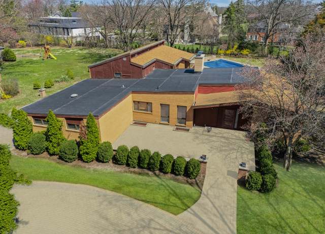 Property at 2819 Meyers Rd, Oak Brook, IL 60523, 7 beds, 4 baths