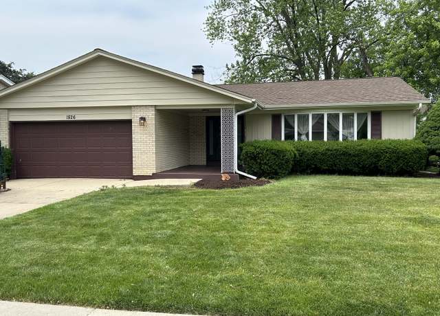 Property at 1826 E Wood Ln, Mount Prospect, IL 60056, 3 beds, 2.5 baths