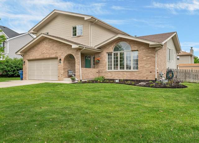 Property at 806 Feeney Dr, Minooka, IL 60447, 4 beds, 2.5 baths