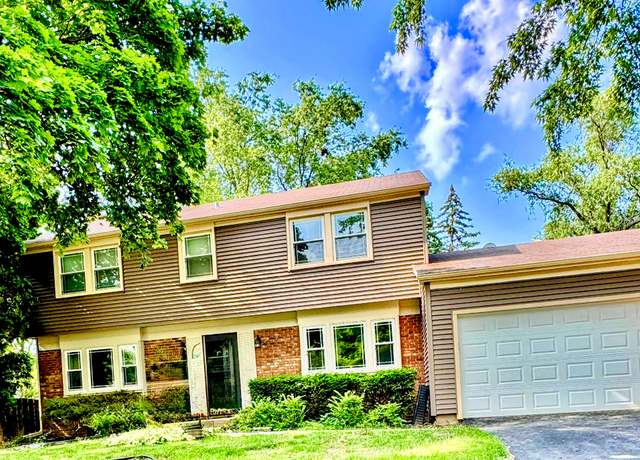 Property at 98 Stonegate Rd, Buffalo Grove, IL 60089, 4 beds, 2.5 baths