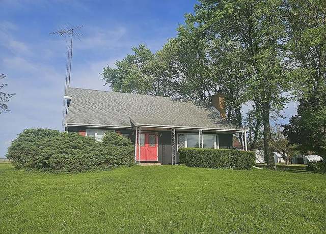Property at 2912 N 1200 East Rd, Clifton, IL 60927, 4 beds, 1.5 baths