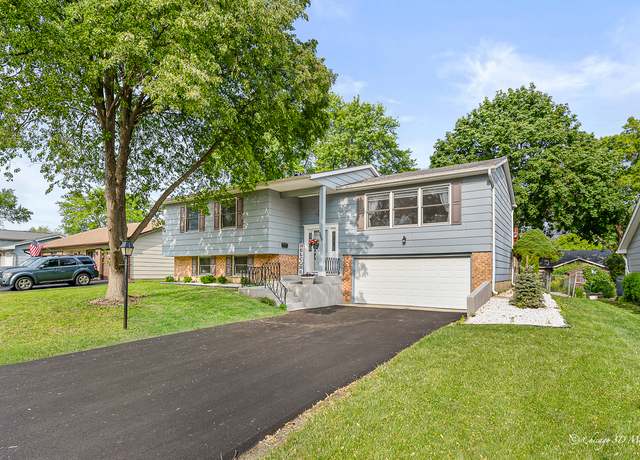 Property at 384 Glen Farm Ln, Lake Zurich, IL 60047, 4 beds, 2.5 baths