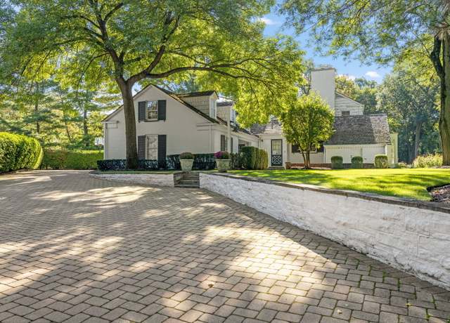 Property at 410 Rollingwood Ln, Joliet, IL 60431, 4 beds, 4 baths