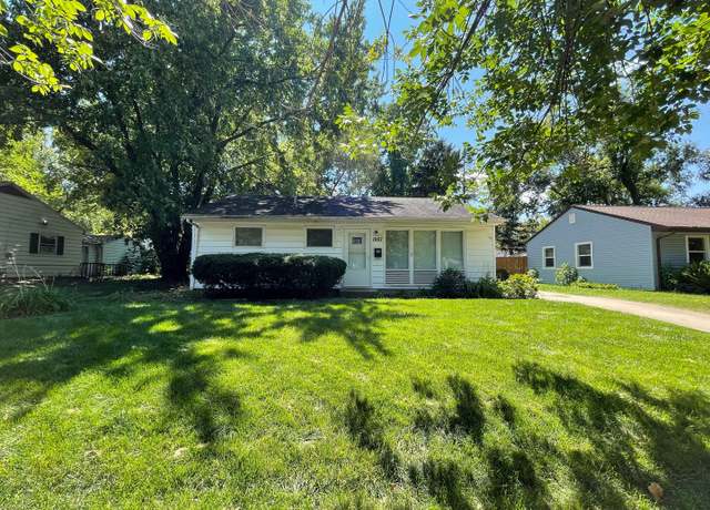 Property at 1007 E Michigan Ave, Urbana, IL 61801, 3 beds, 1 bath
