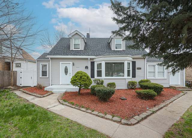 Property at 9643 Marion Ave, Oak Lawn, IL 60453, 5 beds, 3 baths