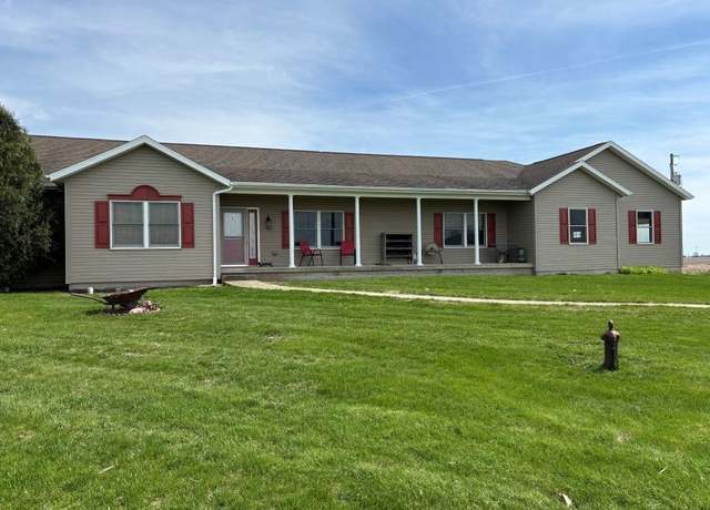 Property at 3053 E 1900 North Rd, Sheldon, IL 60966, 3 beds, 2.5 baths