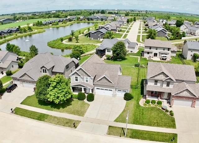Property at 2514 Fieldstone Ct, Normal, IL 61761, 5 beds, 3.5 baths