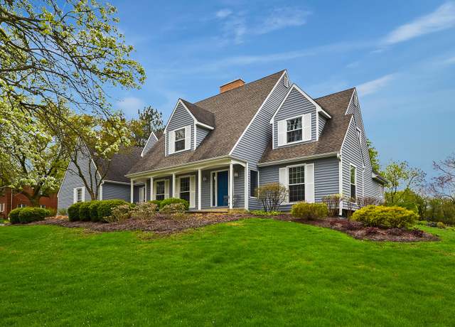Property at 350 Roberts Rd, Inverness, IL 60010, 4 beds, 2.5 baths