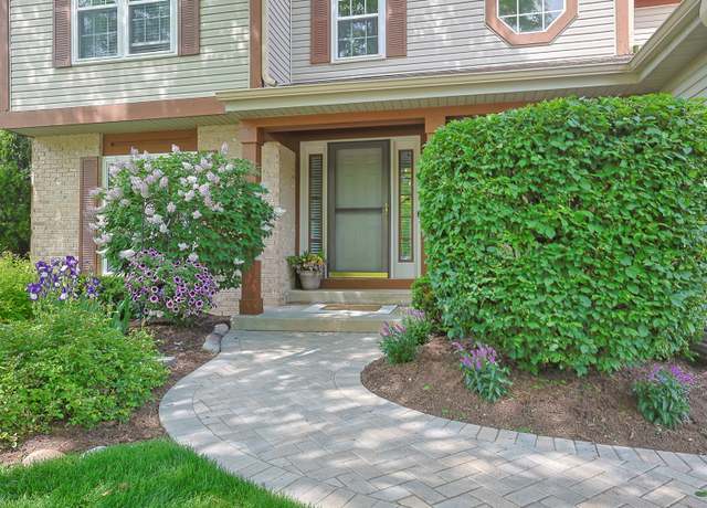 Property at 585 Meadowview Dr, Wauconda, IL 60084, 4 beds, 2.5 baths