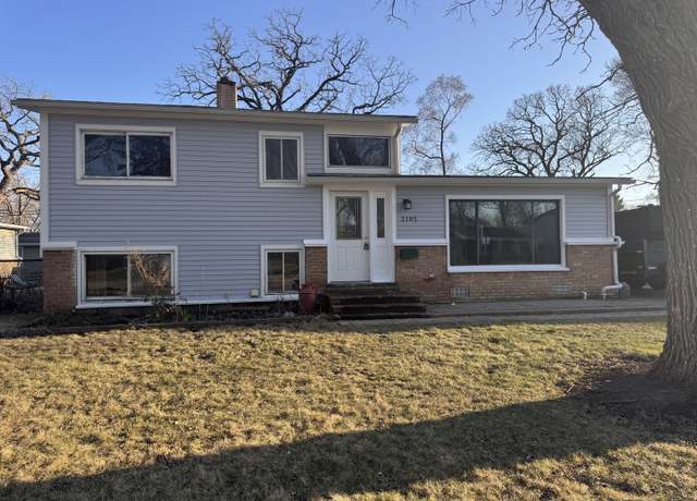 Property at 2105 Devonshire Rd, Waukegan, IL 60087, 3 beds, 1.5 baths