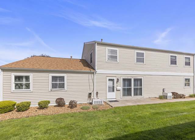 Property at 7952 164th Pl #7952, Tinley Park, IL 60477, 2 beds, 1.5 baths