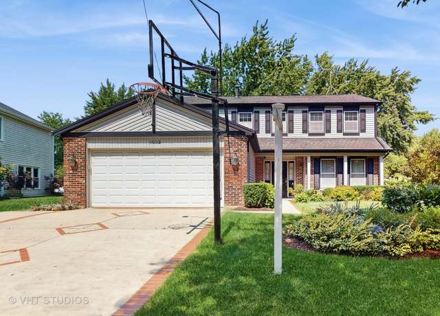 Property at 1012 Hobson Dr, Buffalo Grove, IL 60089, 4 beds, 3.5 baths