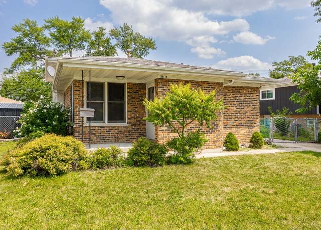 Property at 16419 Laura Ln, Oak Forest, IL 60452, 3 beds, 2 baths