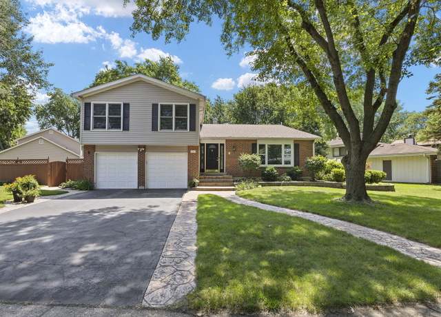 Property at 1312 Frederick Ln, Naperville, IL 60565, 4 beds, 2.5 baths