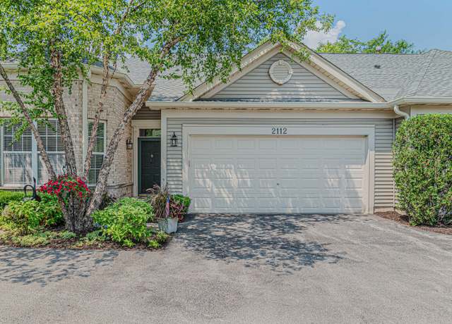 Property at 2112 Carillon Dr, Grayslake, IL 60030, 3 beds, 2 baths