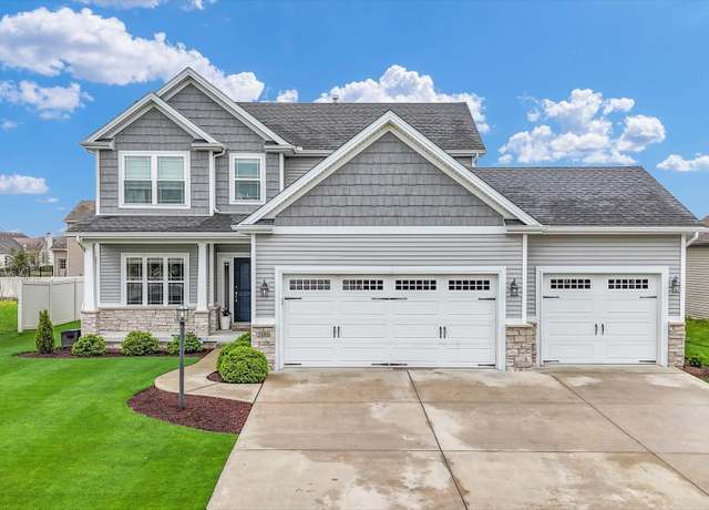 Property at 2105 Savanna Dr, Champaign, IL 61822, 4 beds, 3.5 baths