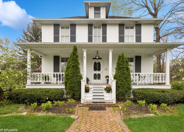 Property at 9021 W 123rd St, Palos Park, IL 60464, 3 beds, 3 baths