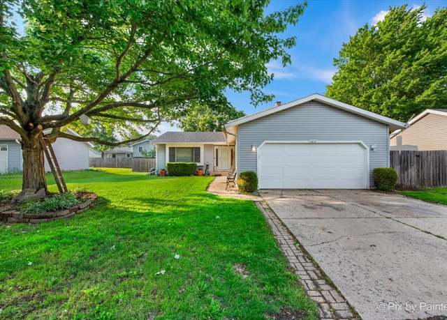 Property at 5214 Abbey Dr, Mchenry, IL 60050, 3 beds, 2.5 baths