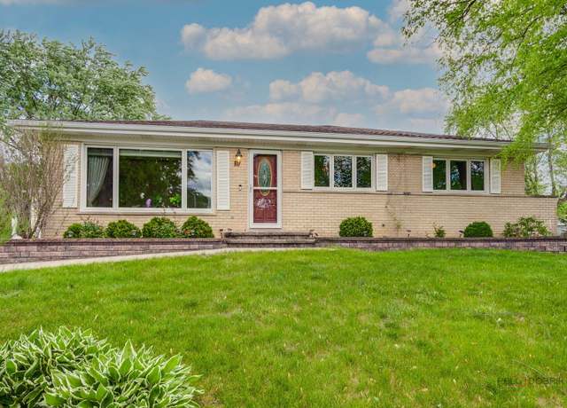 Property at 617 Trent Ln, Schaumburg, IL 60193, 3 beds, 3 baths