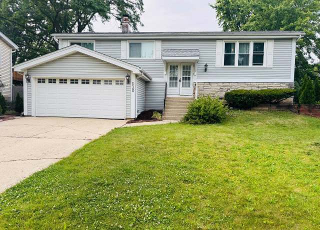 Property at 530 Cottonwood Cir, Bolingbrook, IL 60440, 5 beds, 3 baths