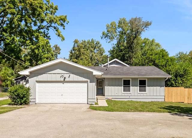 Property at 160 E Terra Cotta Ave, Crystal Lake, IL 60014, 3 beds, 2 baths