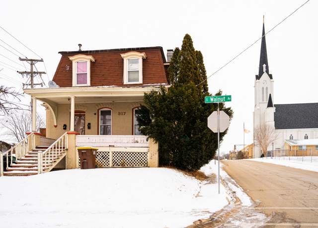 Property at 317 S Walnut Ave, Freeport, IL 61032, 4 beds, 3 baths