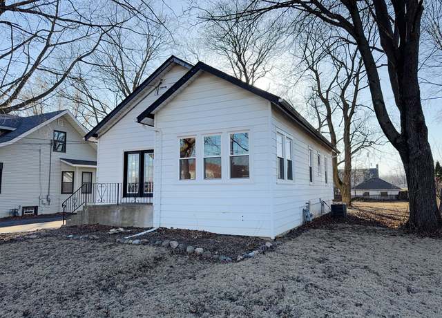 Property at 602 Austin Ave, Woodstock, IL 60098, 2 beds, 1 bath