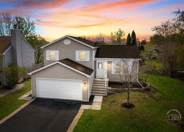 Property at 2717 Briarwood Ct, Woodridge, IL 60517, 3 beds, 2 baths