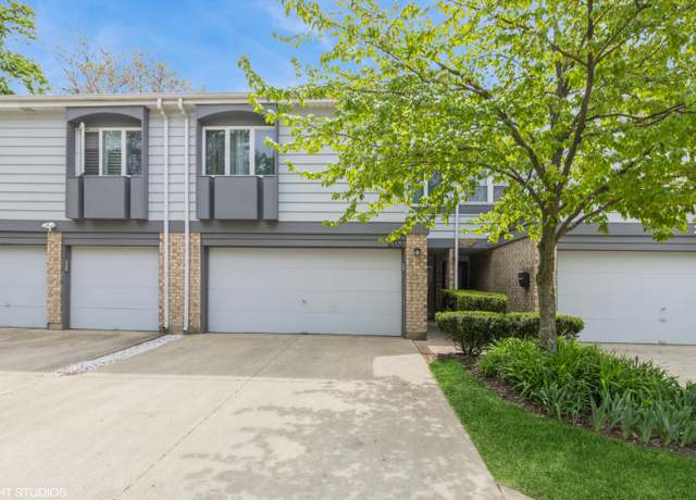Property at 203 Spring Ct, Bloomingdale, IL 60108, 3 beds, 2.5 baths