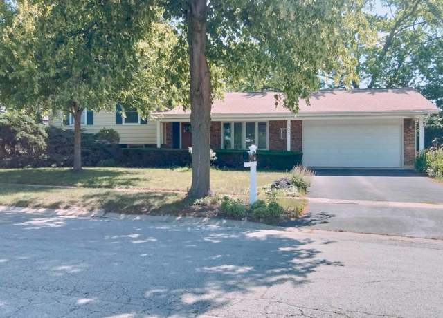 Property at 303 West St, Geneva, IL 60134, 3 beds, 2 baths