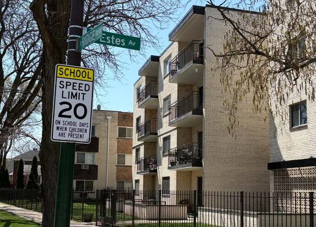 Property at 7074 N Ridge Blvd Unit 1E, Chicago, IL 60645, 2 beds, 1.5 baths