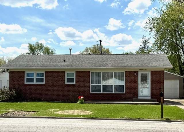 Property at 1805 E Lincoln St, Bloomington, IL 61701, 3 beds, 1 bath