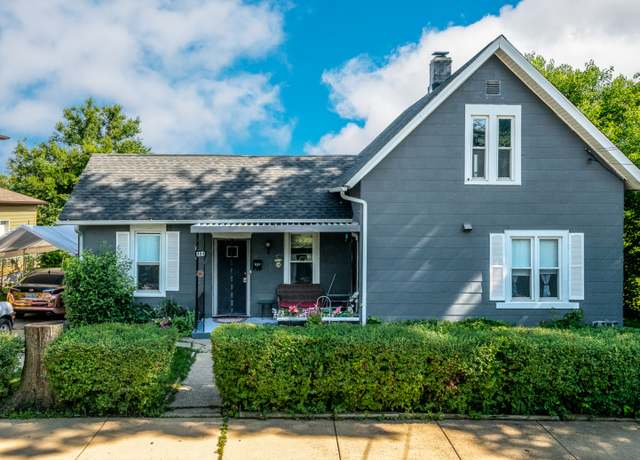 Property at 484 Hickory Pl, Elgin, IL 60120, 3 beds, 2 baths