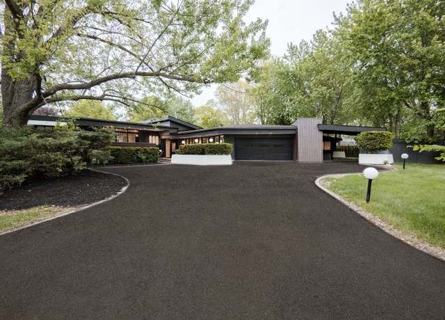 Property at 221 N Dale Ave, Mount Prospect, IL 60056, 4 beds, 4 baths