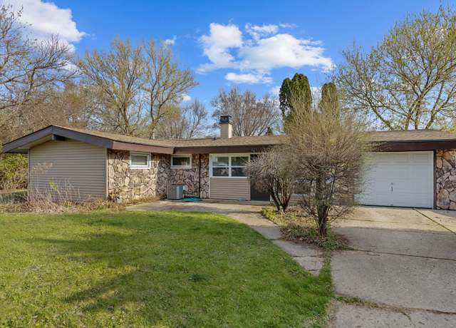 Property at 801 Barbara Ln, Mchenry, IL 60051, 3 beds, 1 bath