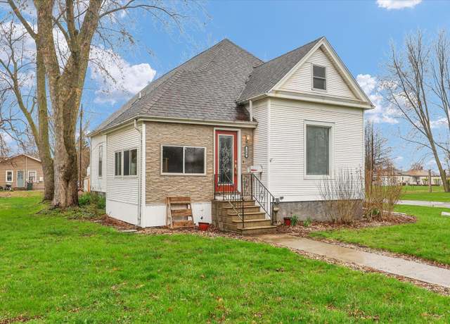 Property at 164 N Elm St, Paxton, IL 60957, 3 beds, 1 bath