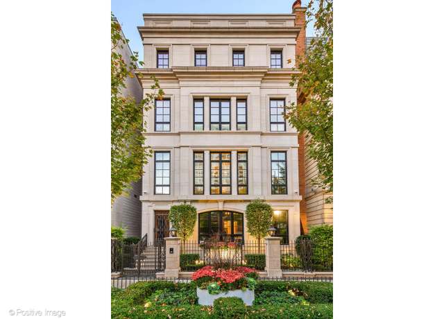 Property at 445 W Superior St, Chicago, IL 60654, 7 beds, 8.5 baths