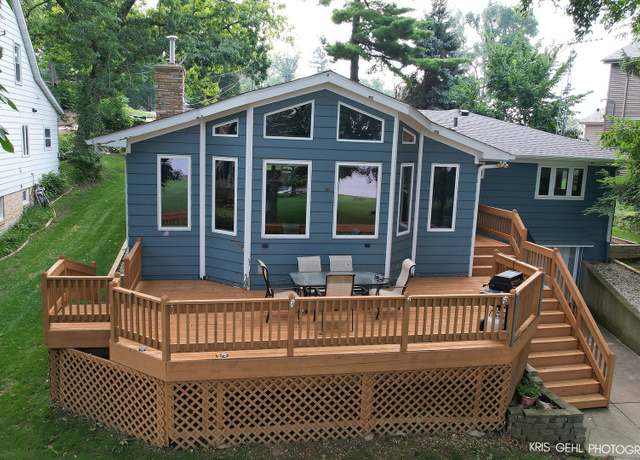 Property at 532 Circle Dr, Fox Lake, IL 60020, 4 beds, 3 baths