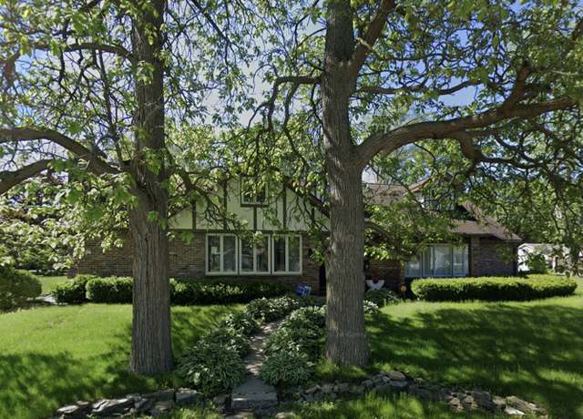 Property at 2100 Edina Blvd, Zion, IL 60099, 3 beds, 2 baths