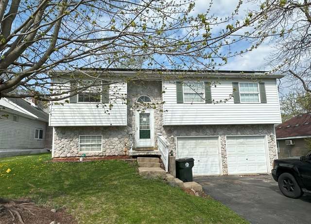 Property at 35728 N Benjamin Ave, Ingleside, IL 60041, 3 beds, 2 baths
