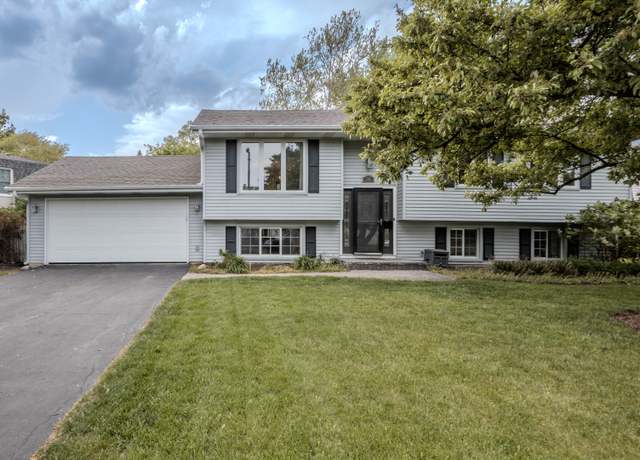 Property at 1301 S 10th St, St. Charles, IL 60174, 4 beds, 2 baths