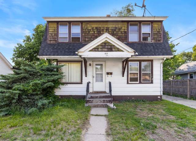Property at 810 N Horsman St, Rockford, IL 61101, 4 beds, 1 bath