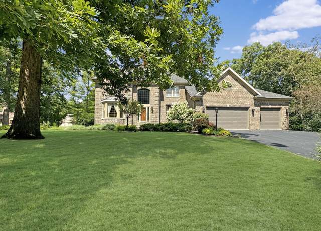 Property at 1682 Barberry Cir, Freeport, IL 61032, 5 beds, 3.5 baths