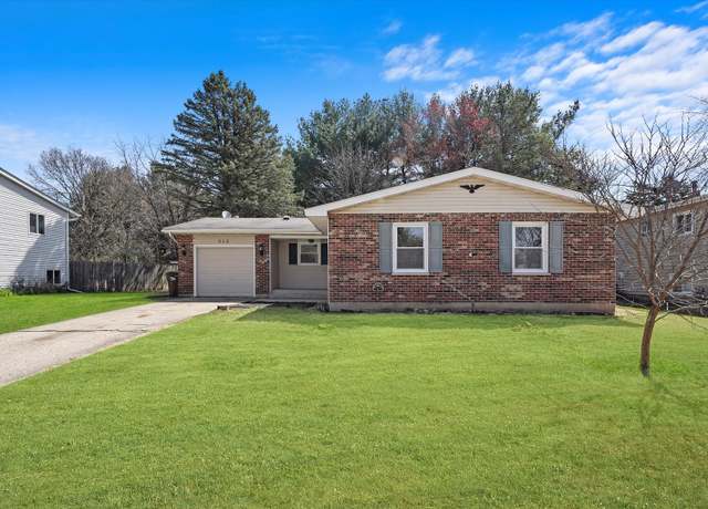 Property at 919 Darlington Ln, Crystal Lake, IL 60014, 2 beds, 2 baths