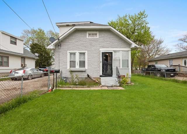 Property at 135 N Calhoun St, Aurora, IL 60505, 5 beds, 1 bath