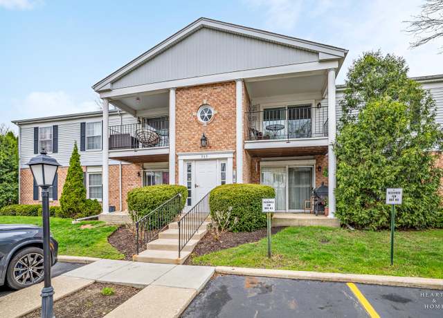 Property at 969 Golf Course Rd #8, Crystal Lake, IL 60014, 2 beds, 2 baths