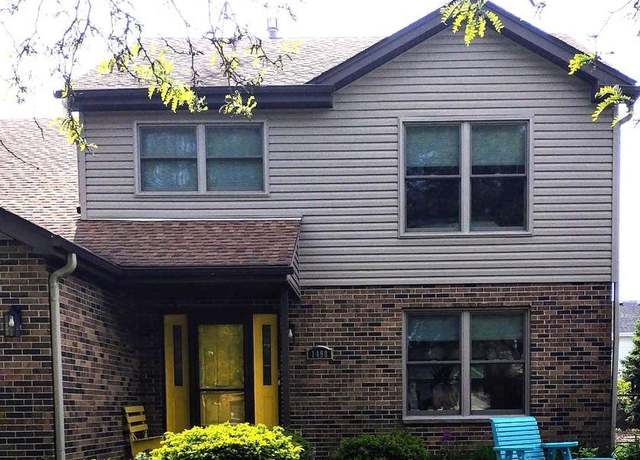 Property at 1498 Kingston Ct, Des Plaines, IL 60018, 4 beds, 2.5 baths